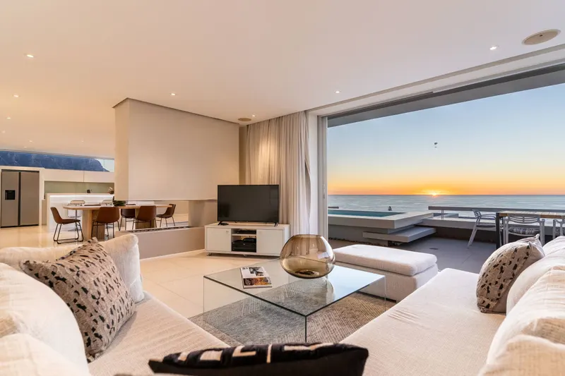 Aqua Penthouse in Camps Bay – photo 21