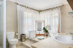 Holiday House Queens in Sea Point – photo 9 thumbnail