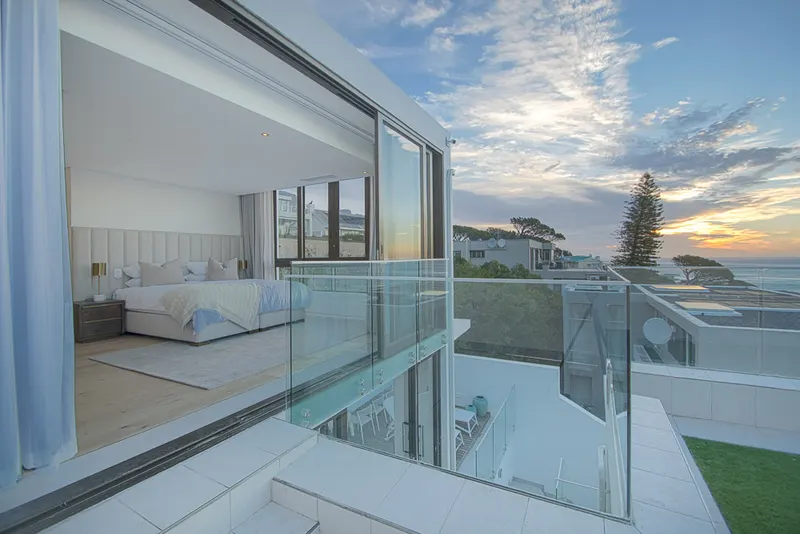 Geneva 24 A in Camps Bay – photo 1
