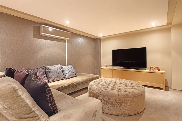 property_65439f7d-025f-41d8-b11b-7bcc7c5aad27_6