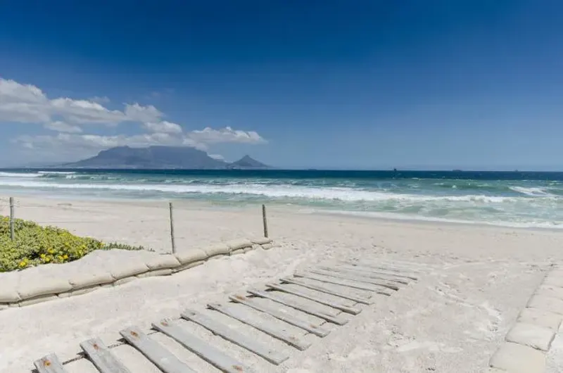 Dolphin Beach Apartment in Table View – photo 13