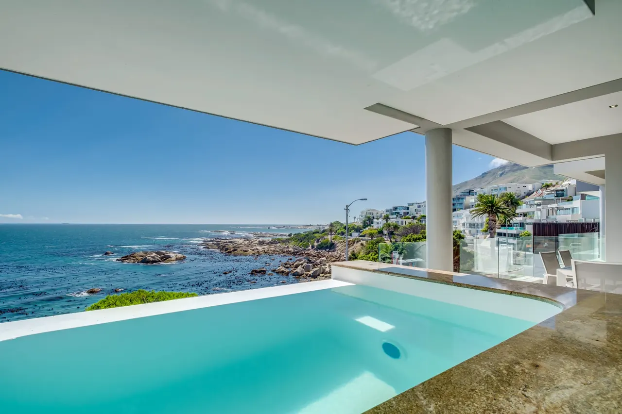 Bali Luxury Suite E in Camps Bay