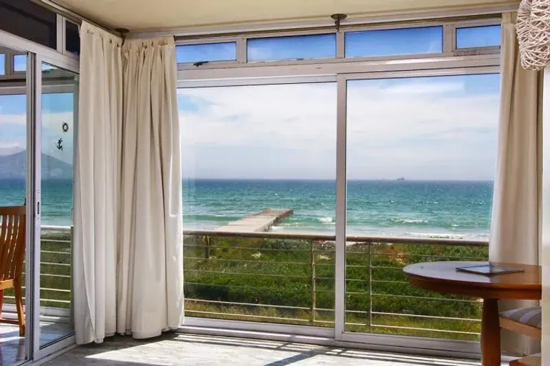 Leisure Bay 201 in Lagoon Beach – photo 3