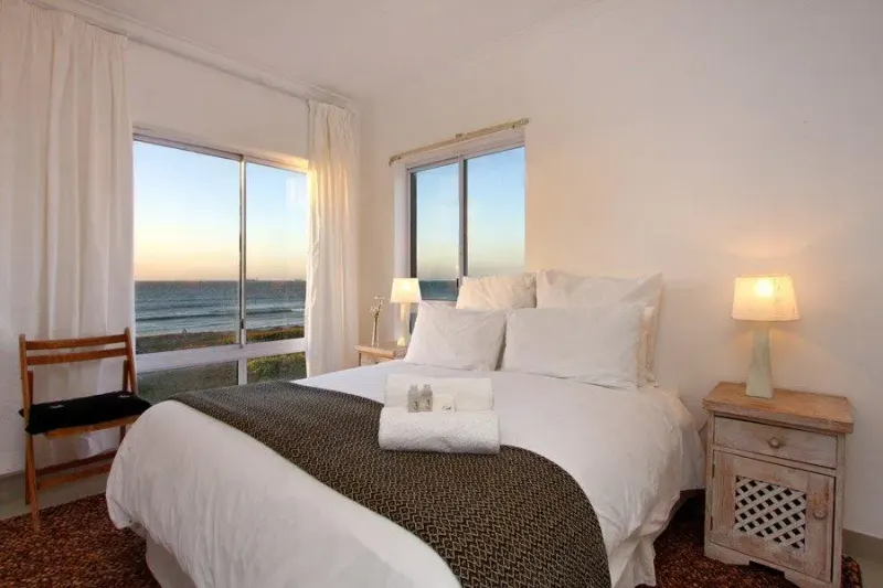 Neptune Isle 202 in Lagoon Beach – photo 8