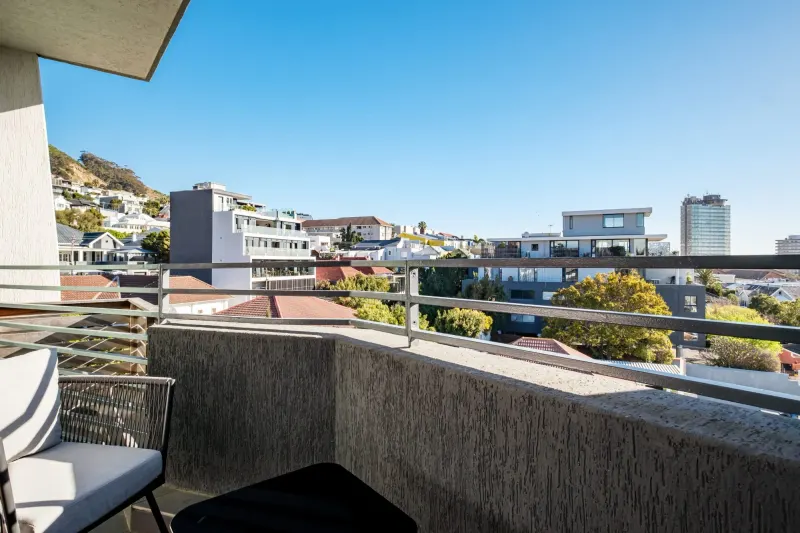 Penthouse on S in Three Anchor Bay – photo 26