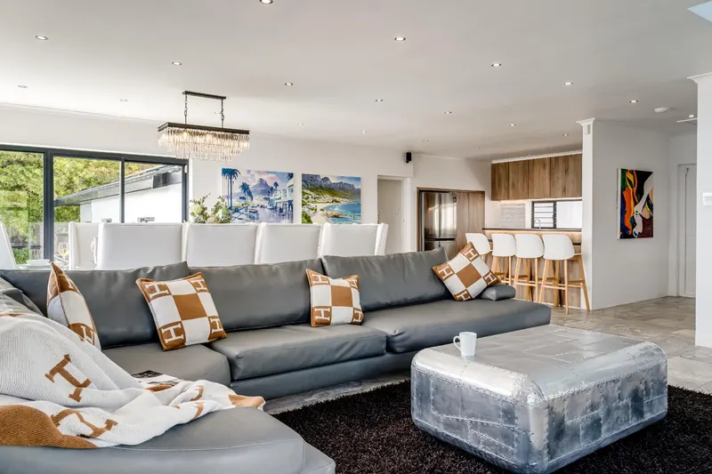 Sunset Views in Camps Bay – photo 25