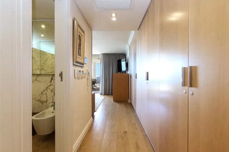 Belle Vista Penthouse in Mouille Point – photo 26