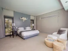Loader Villa in Green Point – photo 13 thumbnail
