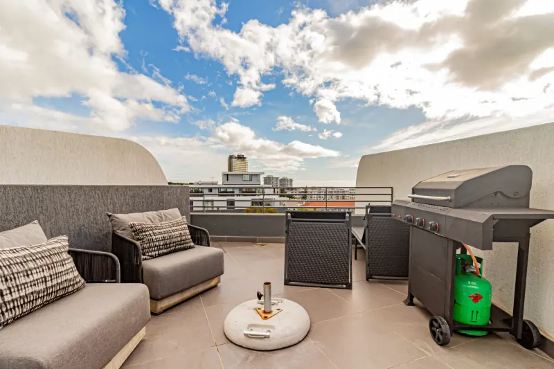 Scholtz Penthouse in Three Anchor Bay – photo 5