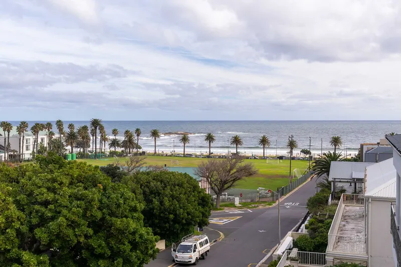 Beachy Villa in Camps Bay – photo 37