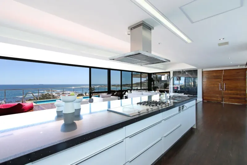 Camps Bay Drive Villa in Camps Bay – photo 6