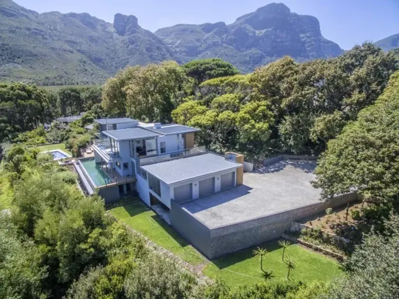 Villa Constantia in Bishopscourt – photo 27