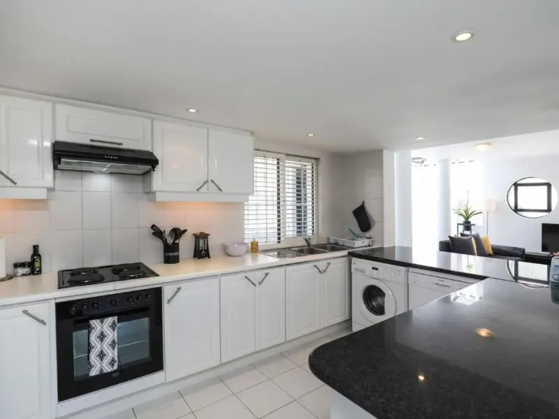 Sausalito Penthouse in Sea Point – photo 1