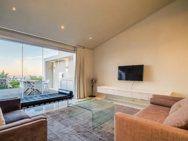 The Falcon in Camps Bay – photo 9