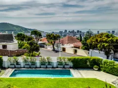 Oranjezicht Home in Oranjezicht – photo 17 thumbnail