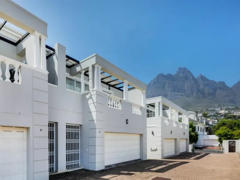 Berkely Place in Camps Bay – photo 3