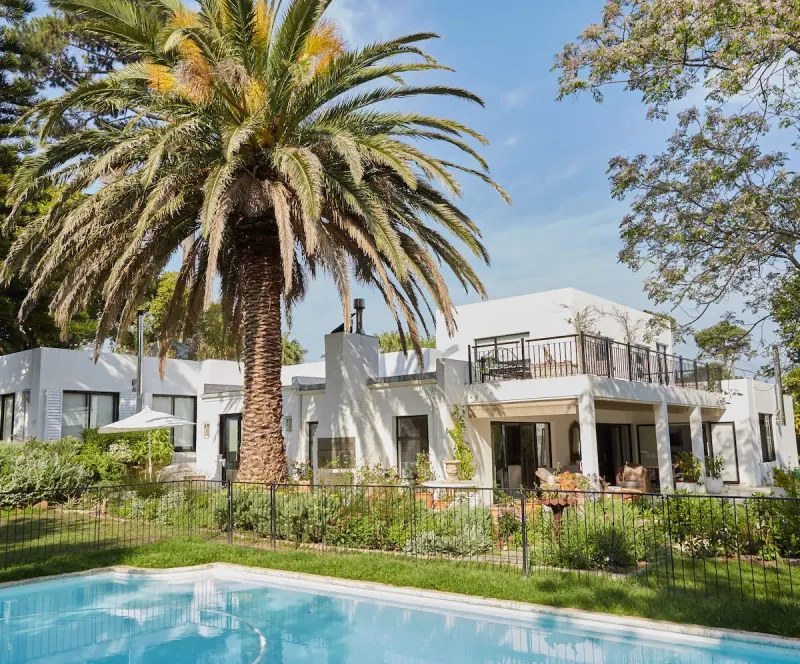 Bell House in Constantia Vale – photo 1