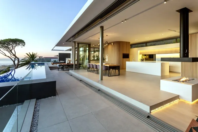 Montana Ruby in Camps Bay – photo 2