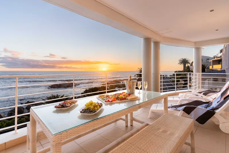 BALI SHORE APT (CB019C) in Camps Bay – photo 6