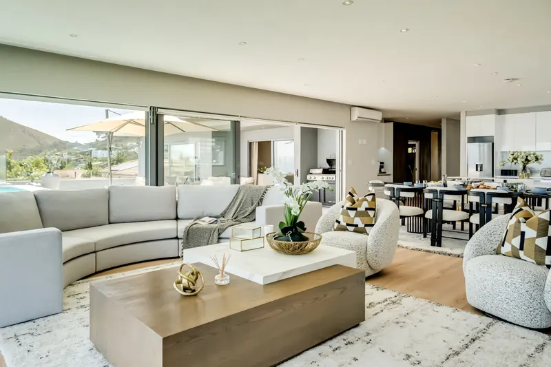 Khalanga Penthouse in Camps Bay – photo 8