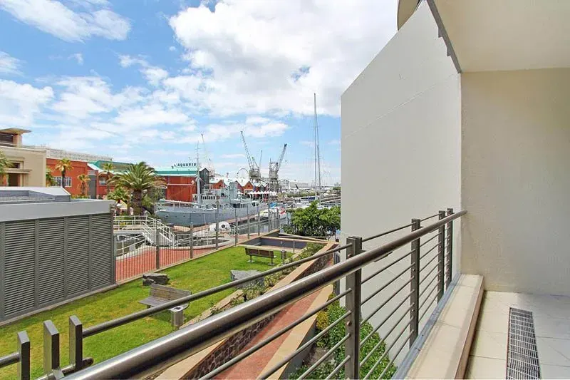 Pembroke 103 in V&A Waterfront – photo 5