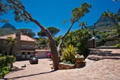 Quebec Villa in Camps Bay – photo 2 thumbnail