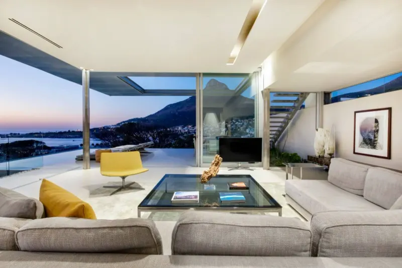 The Crescent in Camps Bay – photo 19