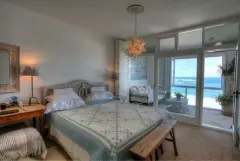 Moses Beach Apartment in Clifton – photo 1 thumbnail