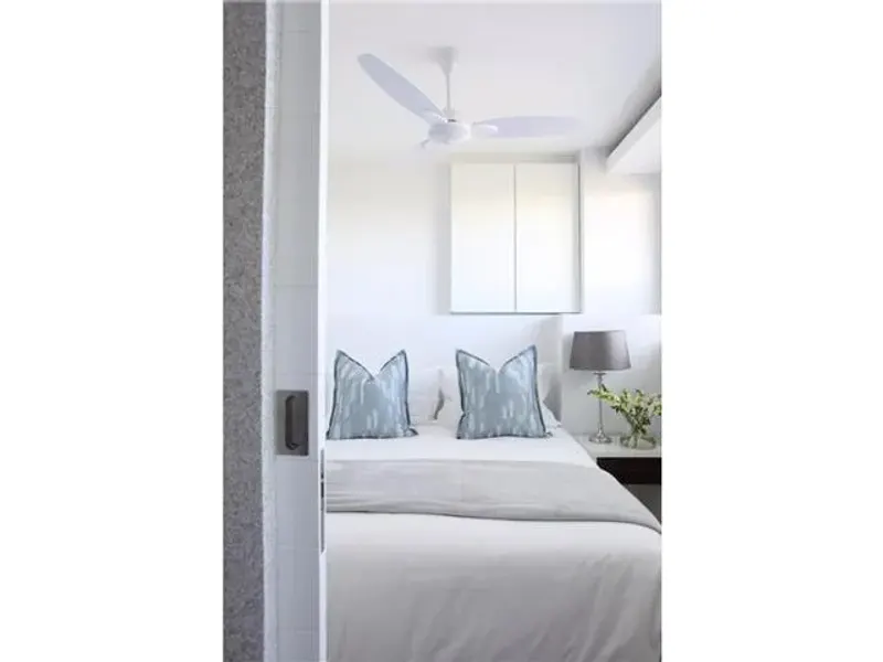 Seahill Luxury Apartment in Mouille Point – photo 18