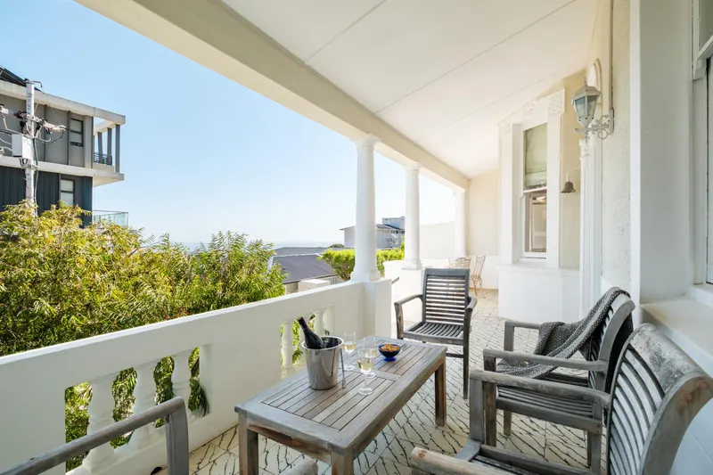 Six Selbourne in Sea point – photo 1