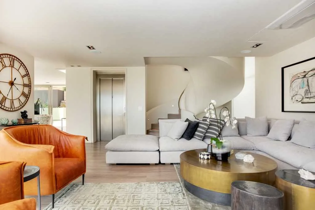 property_6ea8e7bd-2157-45cb-9132-4eee712baf33_8