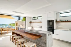 17 Geneva Drive in Camps Bay – photo 14 thumbnail