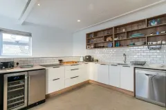 42 on Victoria - Camps Bay beach bungalow in Bakoven – photo 17 thumbnail