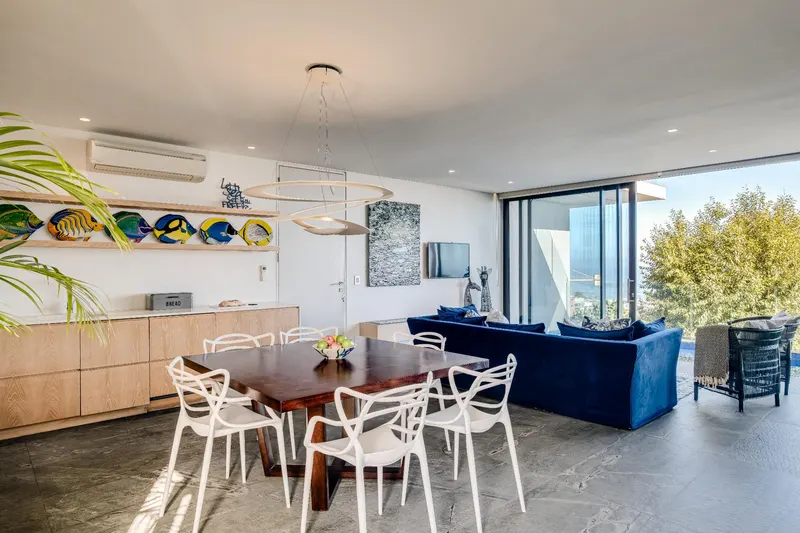 Coral Sea in camps bay – photo 13