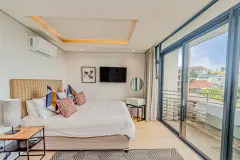 Scholtz Penthouse in Three Anchor Bay – photo 9 thumbnail