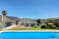 Camps Bay Deluxe in Camps Bay – photo 1 thumbnail