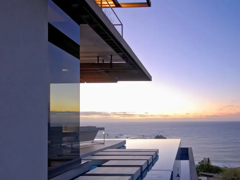 Clifton Iconic Villa in Camps Bay – photo 9