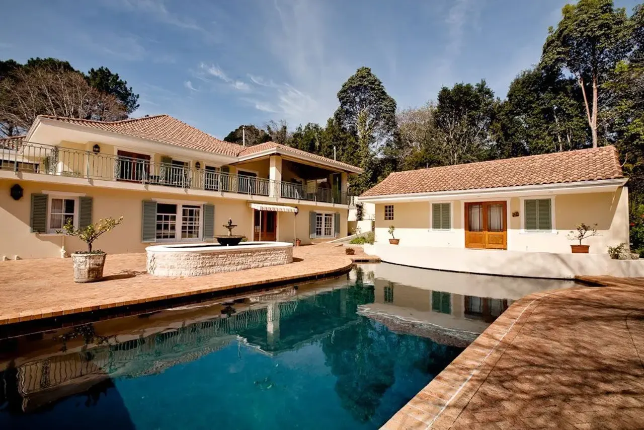 Canterbury Court in Bishopscourt