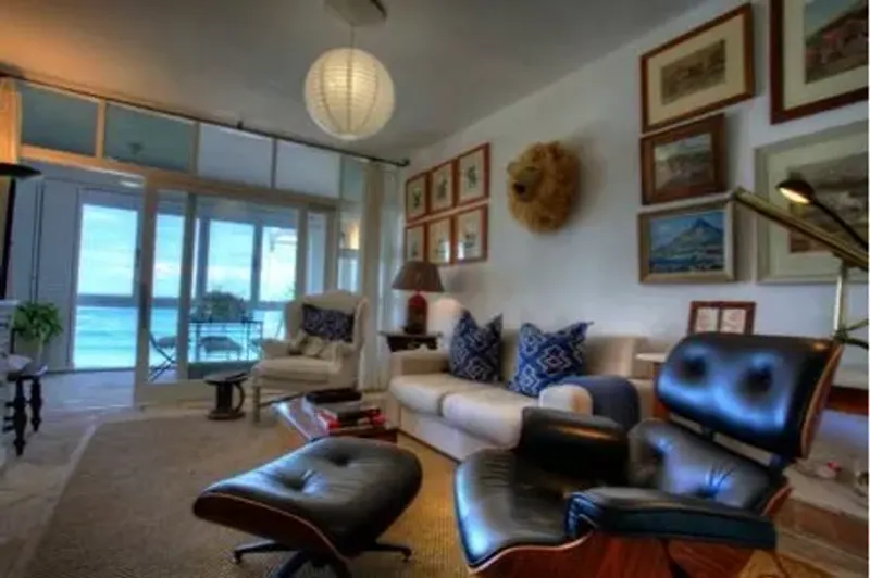 Moses Beach Apartment in Clifton – photo 4