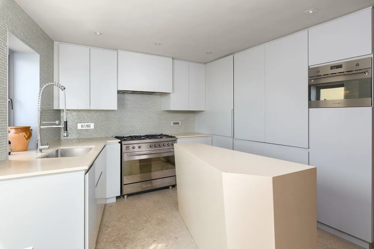 property_70713702-21f3-498b-abb8-0bd8f63029e9_6