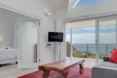 Fulham Road Apartment in Camps Bay – photo 13 thumbnail