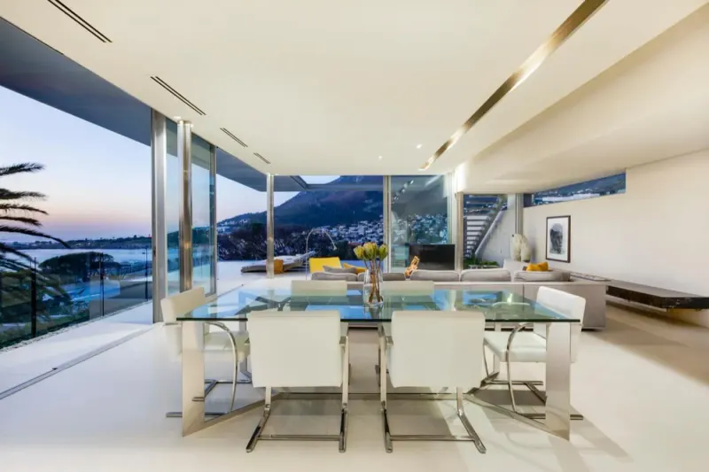 The Crescent in Camps Bay – photo 15