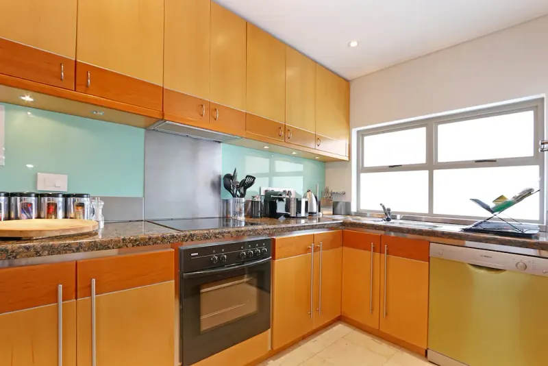 Sea Breeze Apartment in Bantry Bay – photo 15