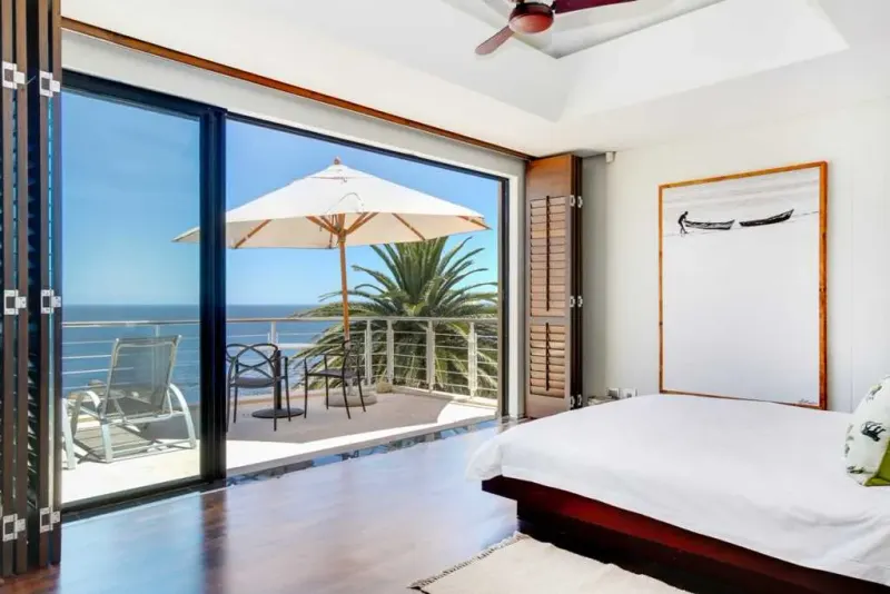 Bali Bay in Camps Bay – photo 19