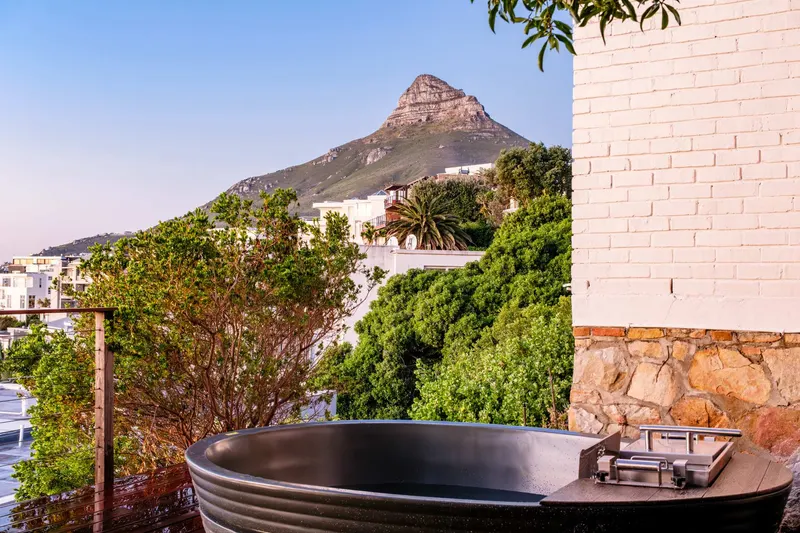 Rock Retreat in Camps bay – photo 25