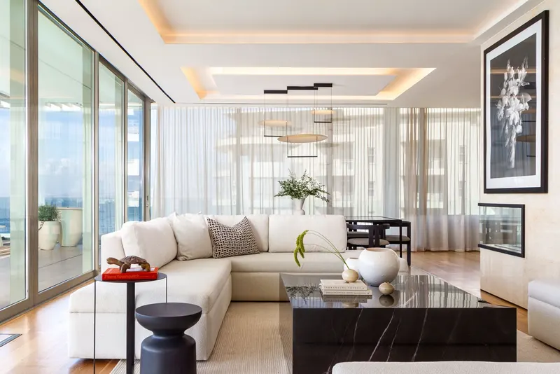 East West Penthouse in Mouille Point – photo 1