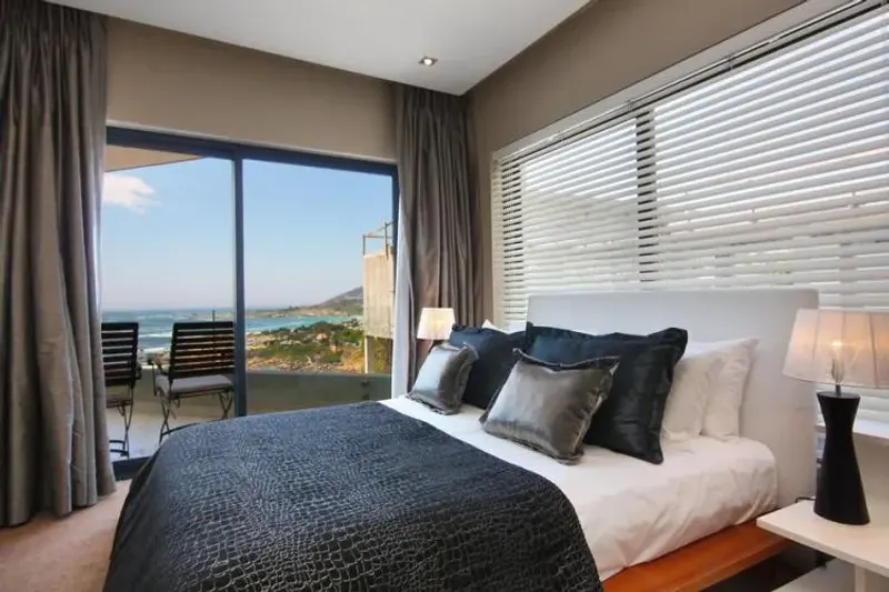 Houghton Heights 3 Bed in Camps Bay – photo 4