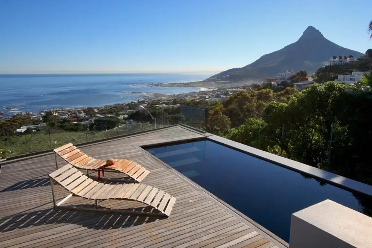 Fusion 4 in Camps Bay