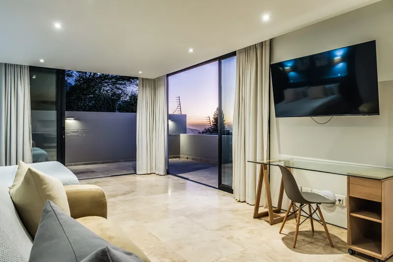 Prima Views in Camps Bay – photo 44