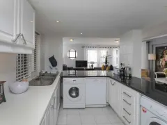 Sausalito Penthouse in Sea Point – photo 9 thumbnail